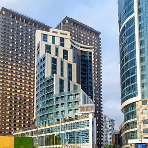 Entire Flat With Skyline View - Two Bedrooms Апартаменты